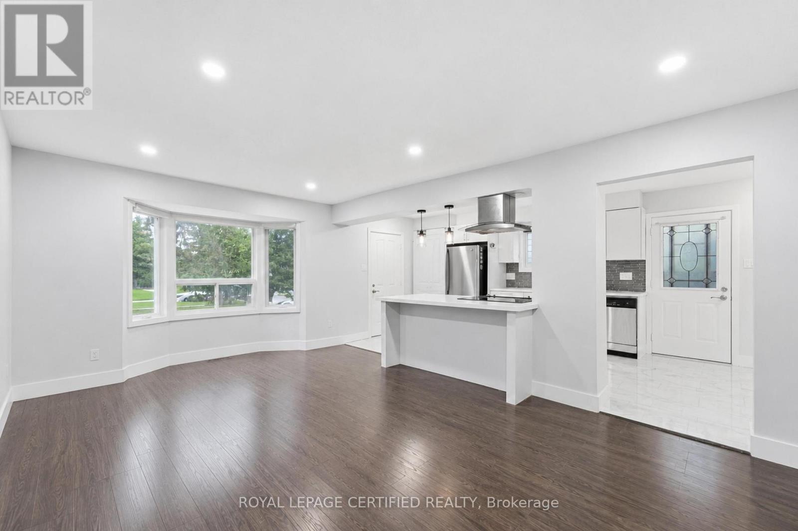 208 Deveron Crescent, London South, Ontario  N5Z 4J3 - Photo 4 - X13732416