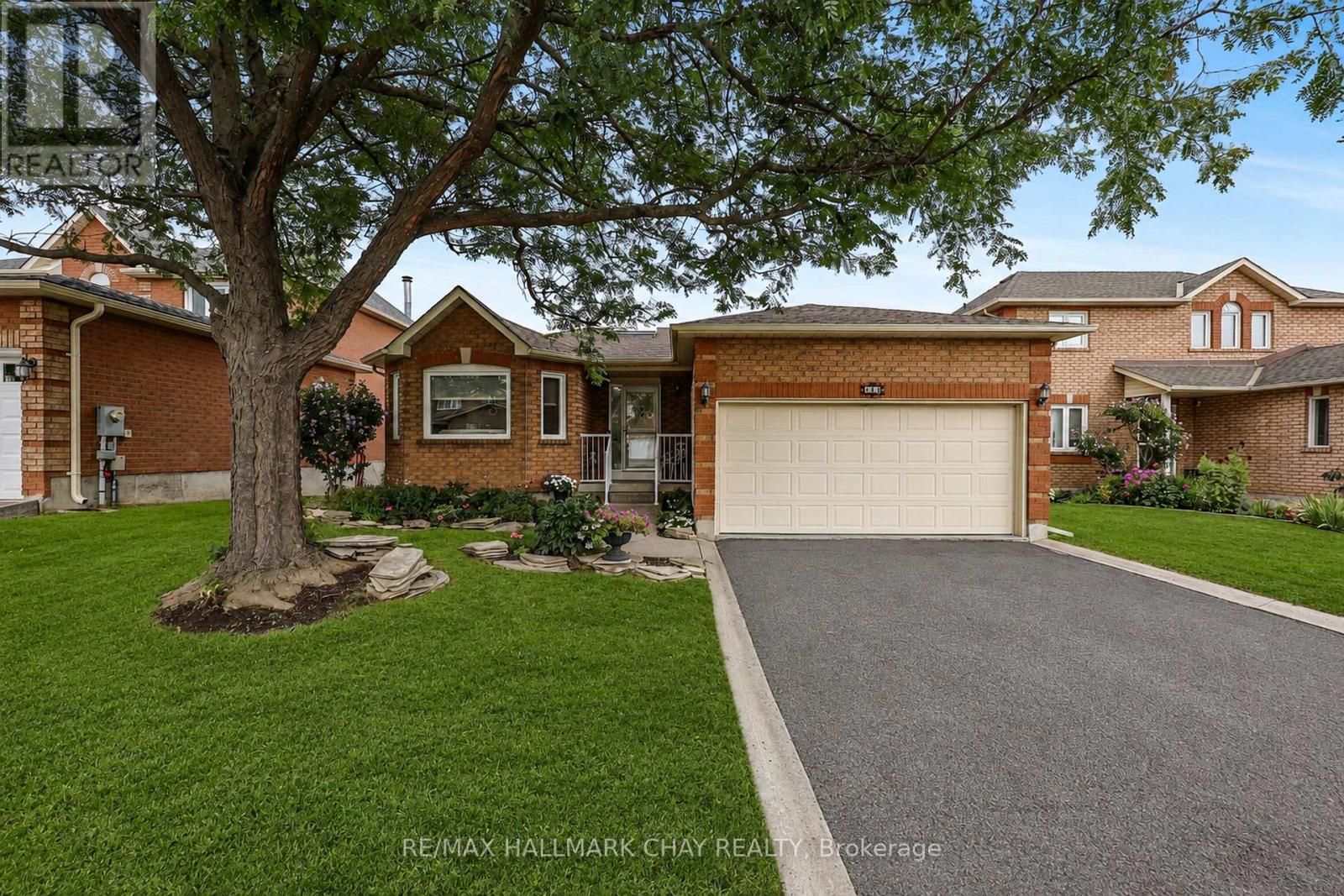 207 MELBOURNE DRIVE, Bradford West Gwillimbury, Ontario