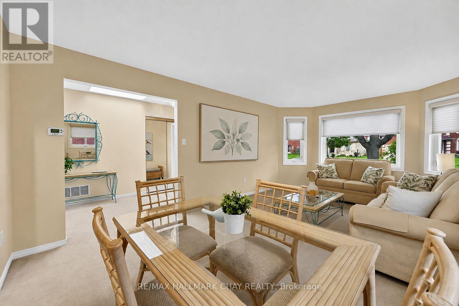 207 Melbourne Drive, Bradford West Gwillimbury, Ontario  L3Z 2Y8 - Photo 7 - N13733038