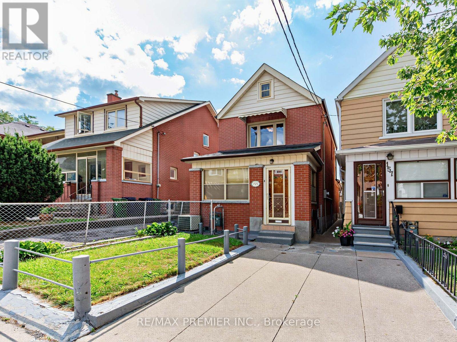 155 ASCOT AVENUE, Toronto, Ontario
