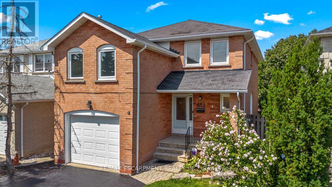 853 Apple Gate Court, Mississauga, Ontario  L5C 4L8 - Photo 2 - W13732968