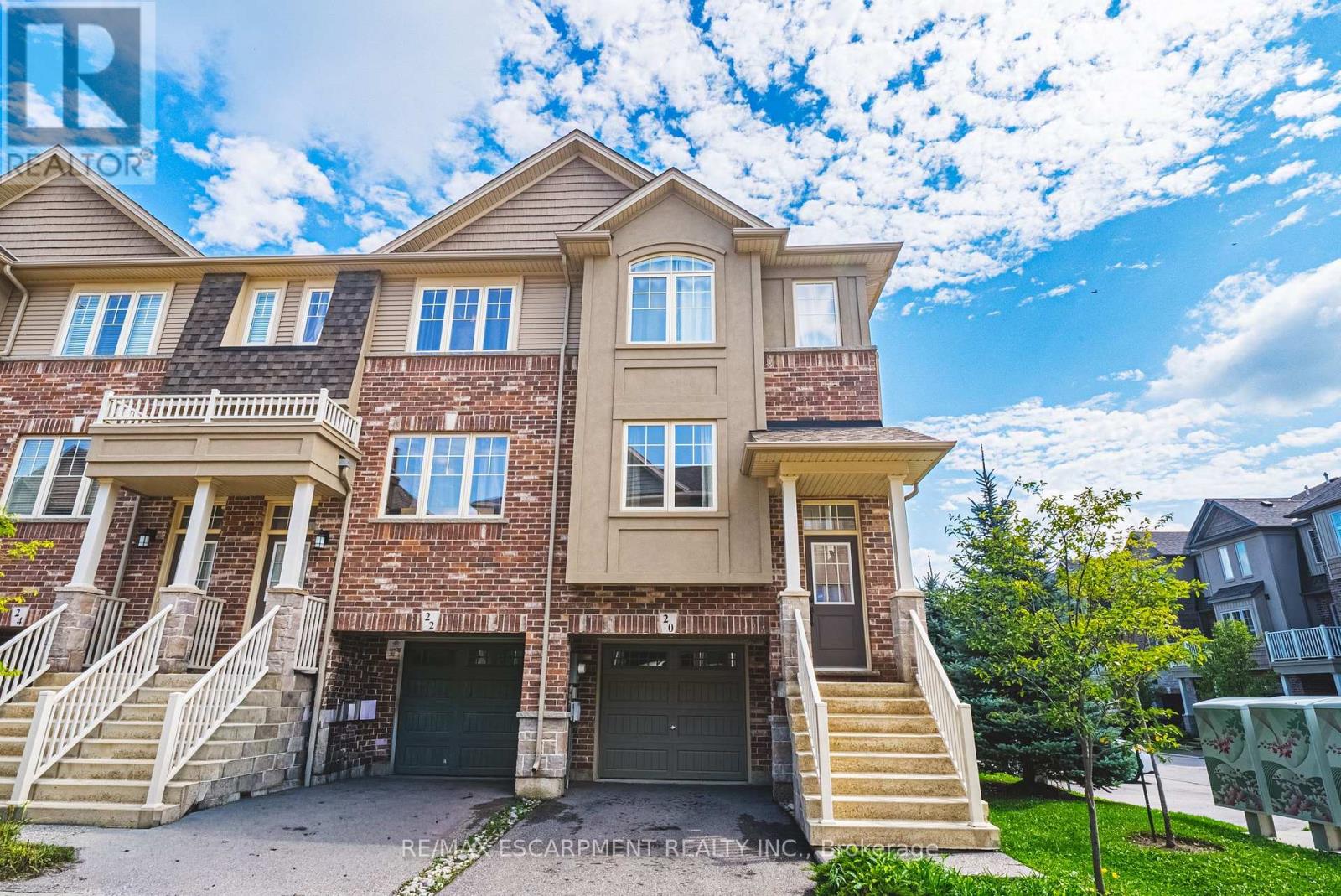 20 BARLEY LANE, Hamilton, Ontario