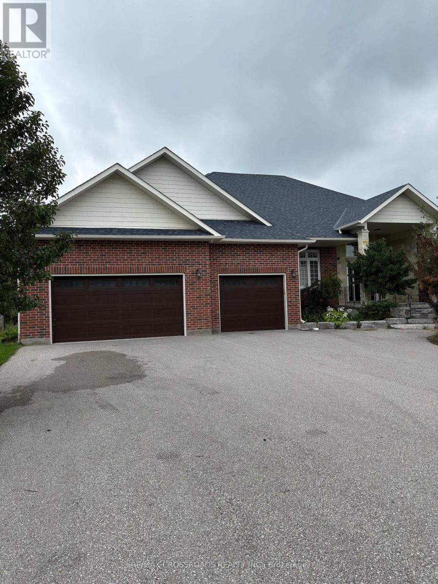 4 BLAKE STREET, East Gwillimbury, Ontario