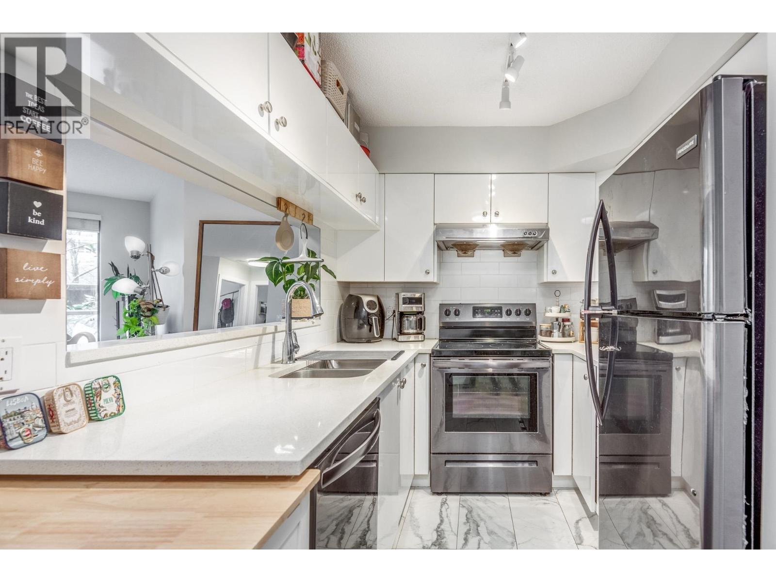 209 3455 Ascot Place, Vancouver, British Columbia  V5R 6B7 - Photo 8 - R3152463