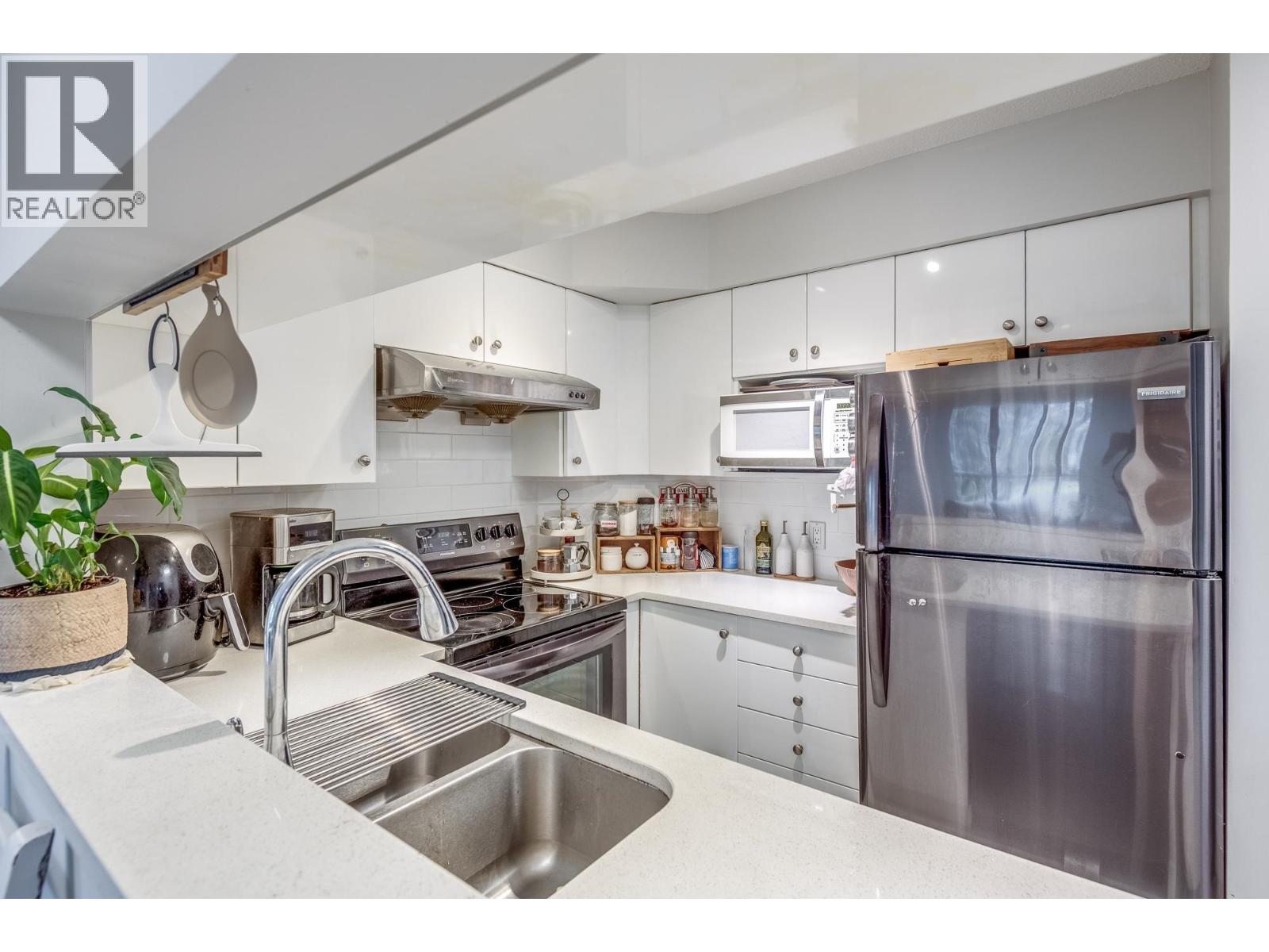 209 3455 Ascot Place, Vancouver, British Columbia  V5R 6B7 - Photo 5 - R3152463