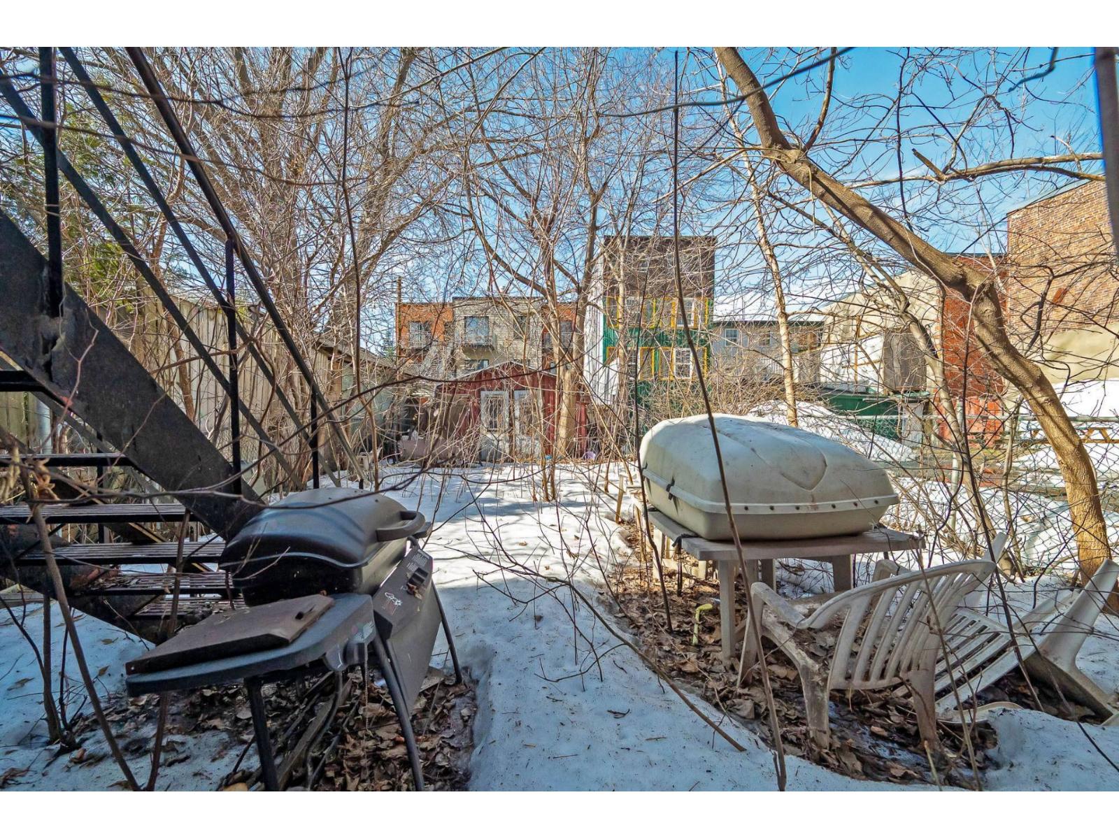 2523Z Rue de Châteauguay Montréal (Le Sud-Ouest) Quebec Canada H3K1L2 3