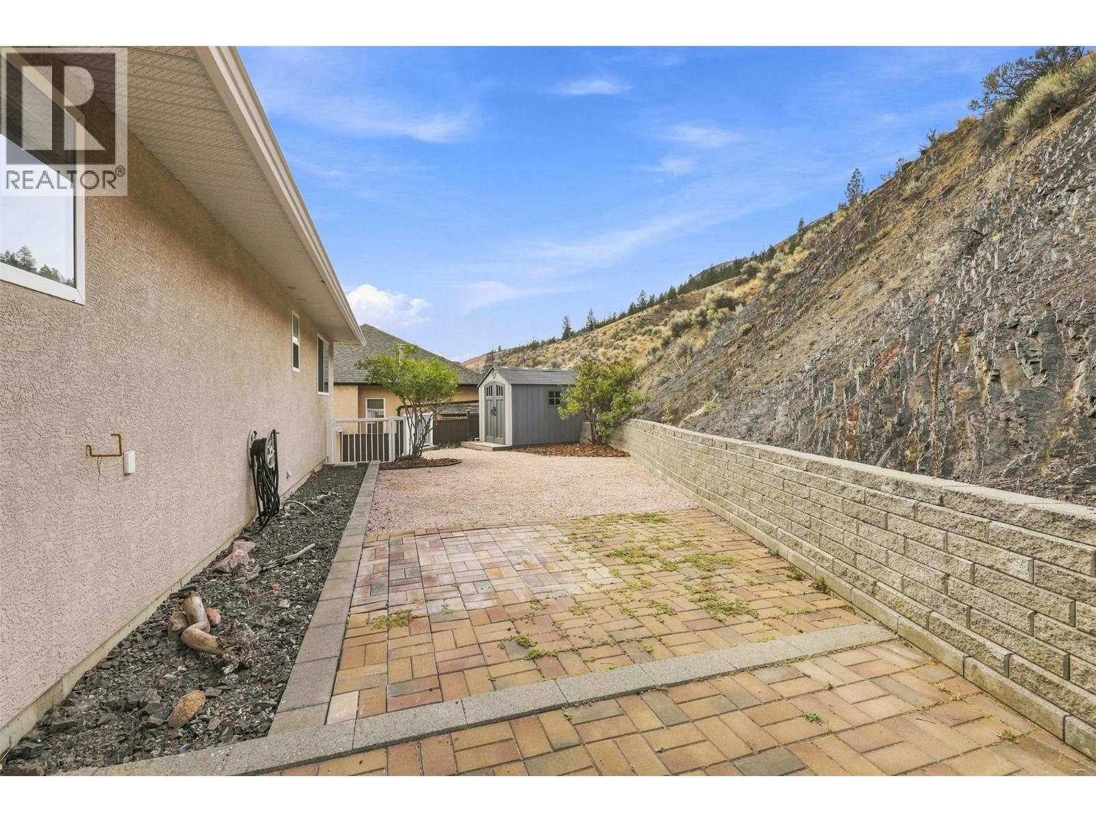 992 Pine Springs Road, Kamloops, British Columbia  V2B 8H2 - Photo 8 - 10399188