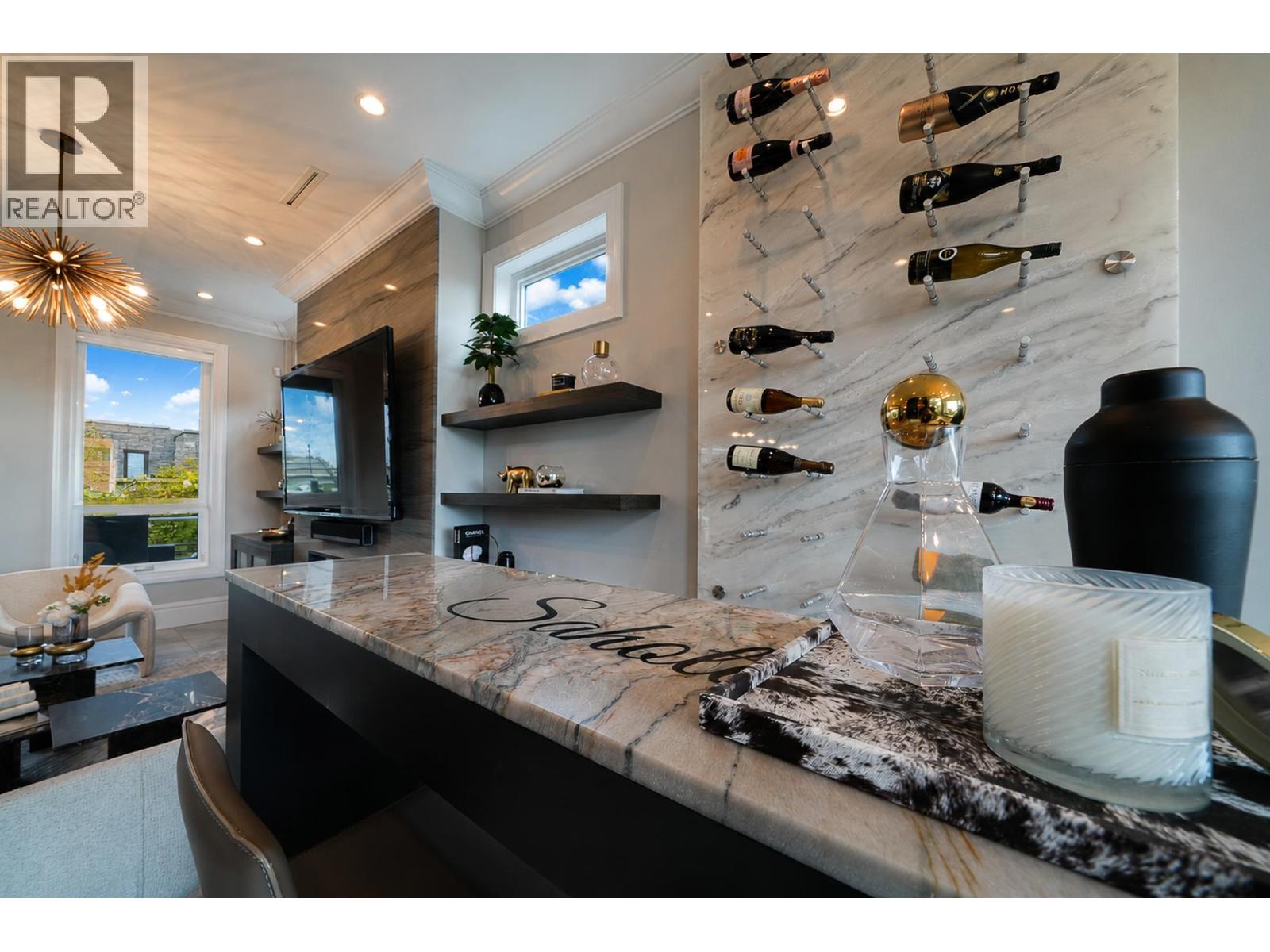 6069 Patrick Street, Burnaby, British Columbia  V5J 3B8 - Photo 6 - R3160107