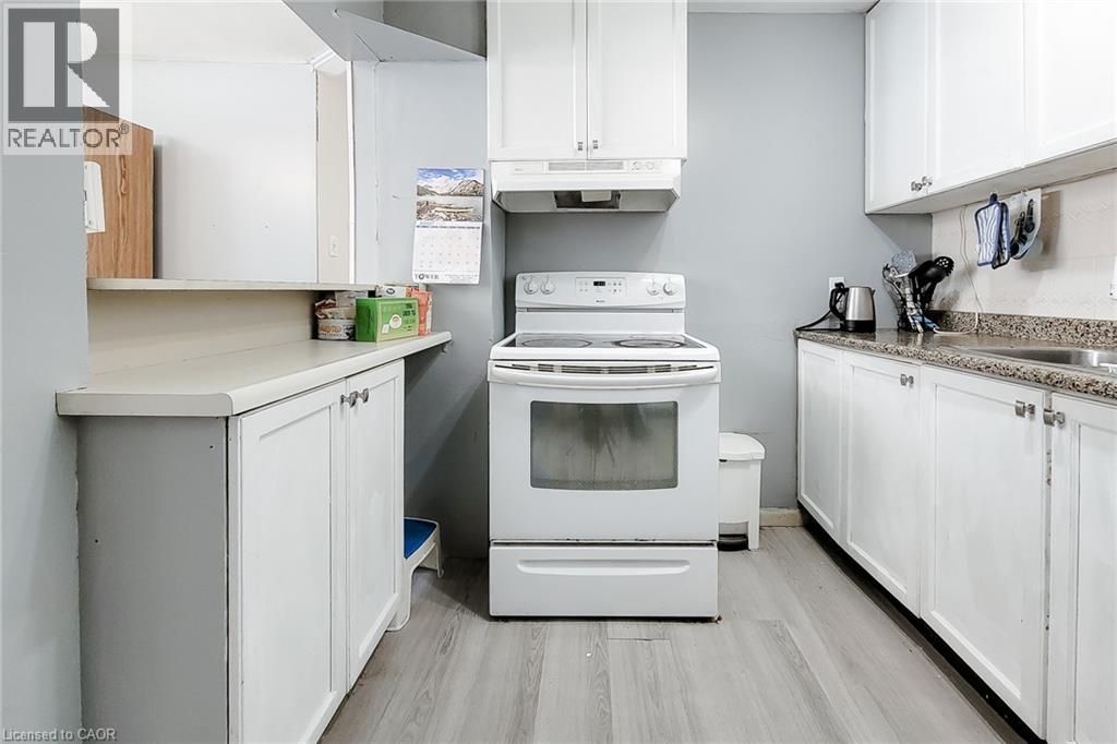 224 East 8th Street, Hamilton, Ontario  L9A 3L8 - Photo 15 - 40858221