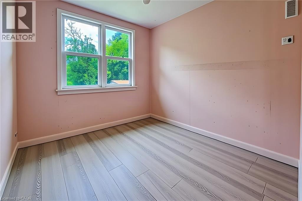 224 East 8th Street, Hamilton, Ontario  L9A 3L8 - Photo 23 - 40858221