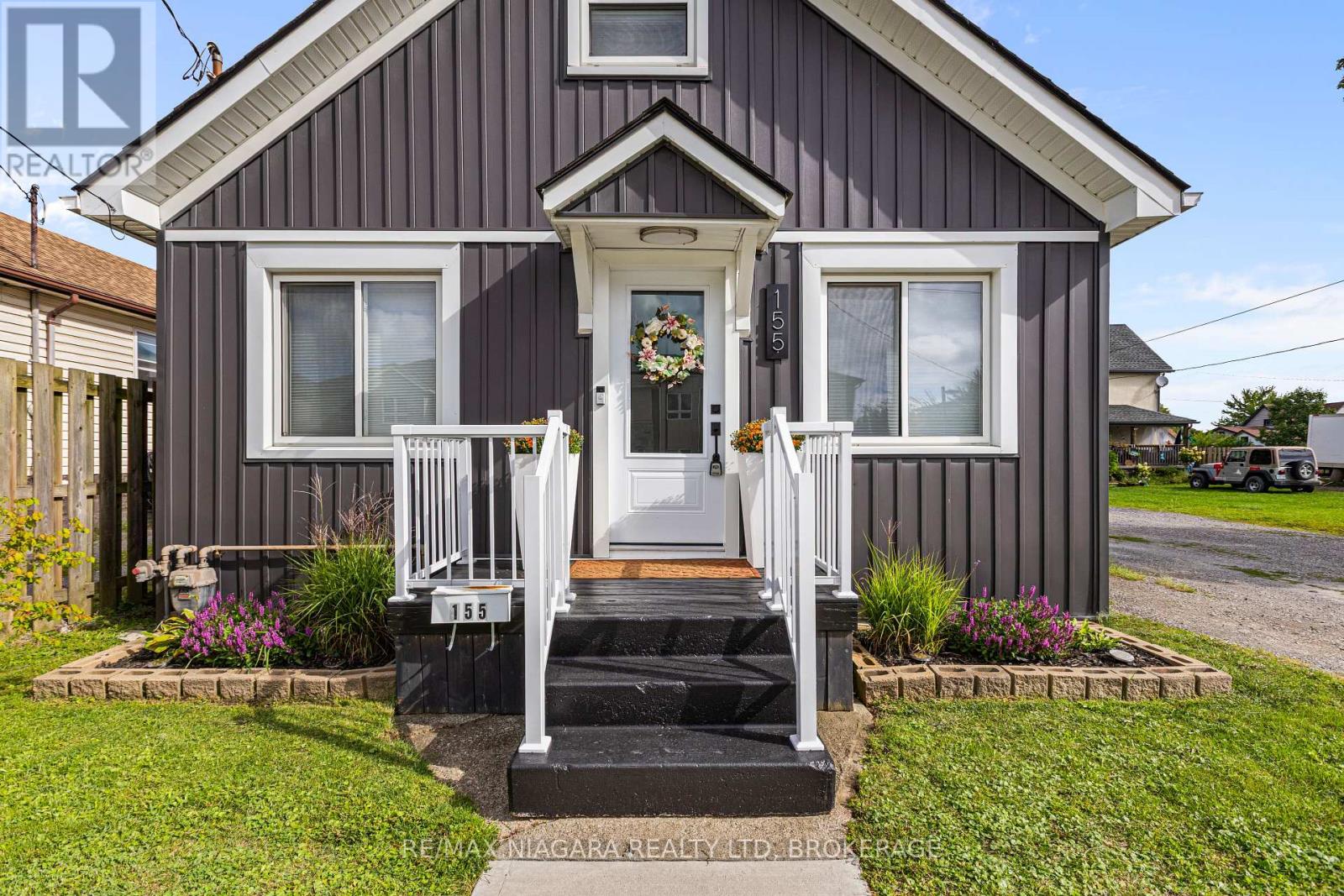155 Broadway Street, Welland, Ontario  L3C 5L6 - Photo 2 - X13733086