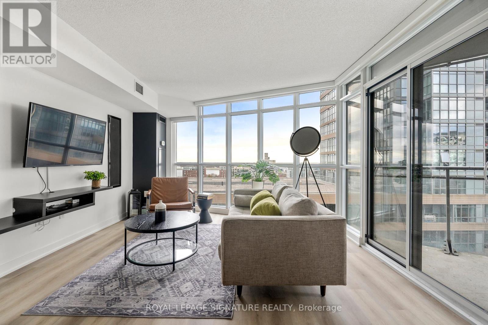 1209 - 21 Iceboat Terrace, Toronto, Ontario  M5V 4A9 - Photo 3 - C13733166