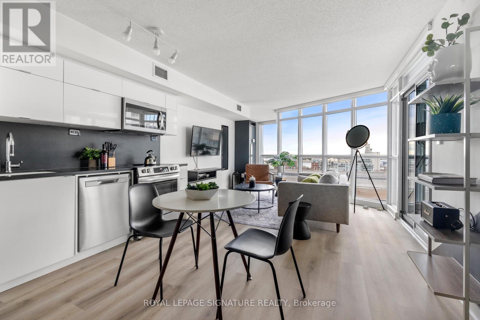 1209 - 21 Iceboat Terrace, Toronto, Ontario  M5V 4A9 - Photo 5 - C13733166