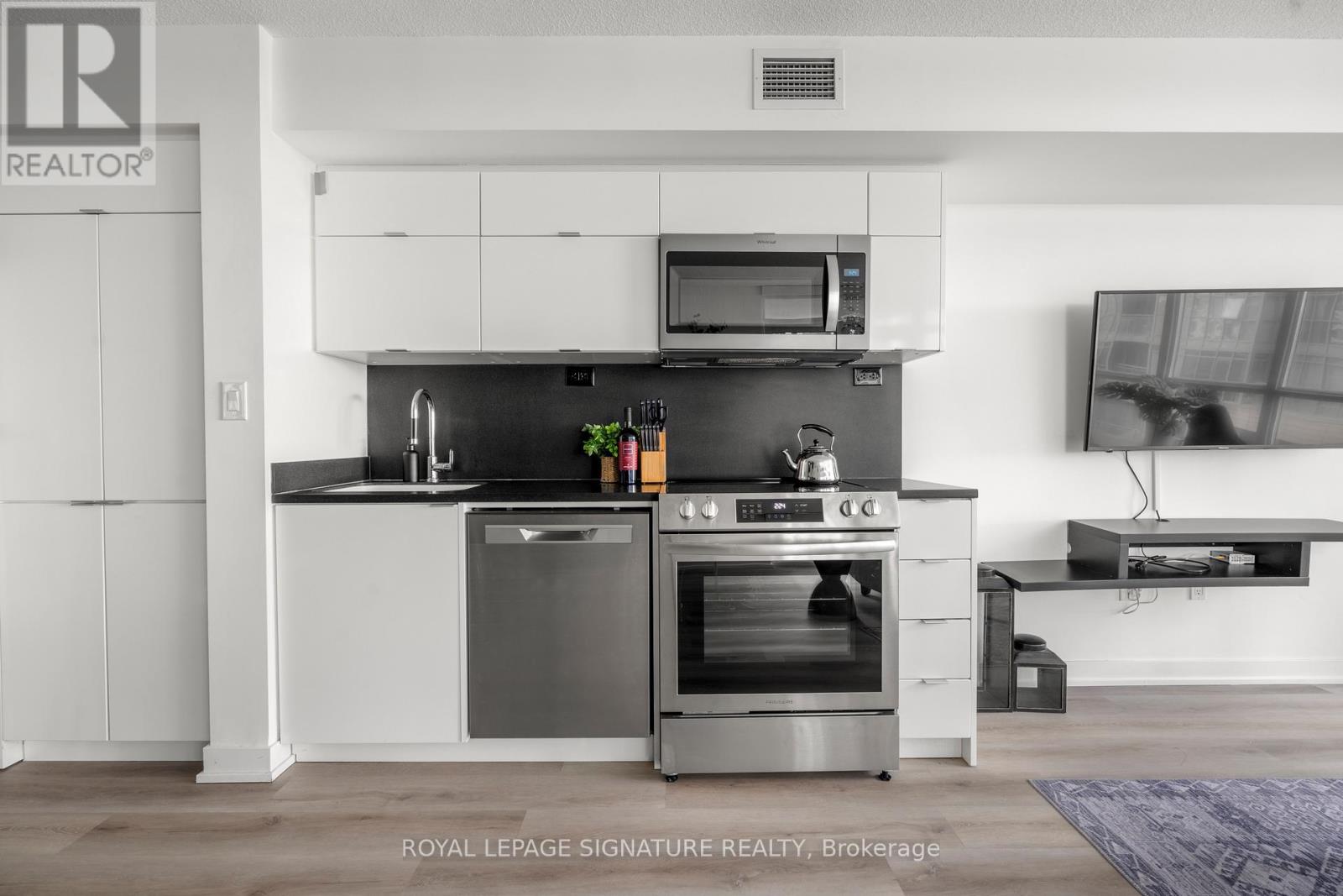 1209 - 21 Iceboat Terrace, Toronto, Ontario  M5V 4A9 - Photo 8 - C13733166