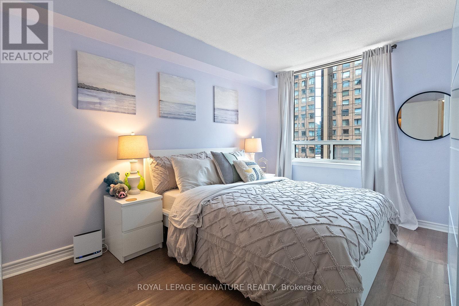 1013 - 633 Bay Street, Toronto, Ontario  M5G 2G4 - Photo 14 - C13733182