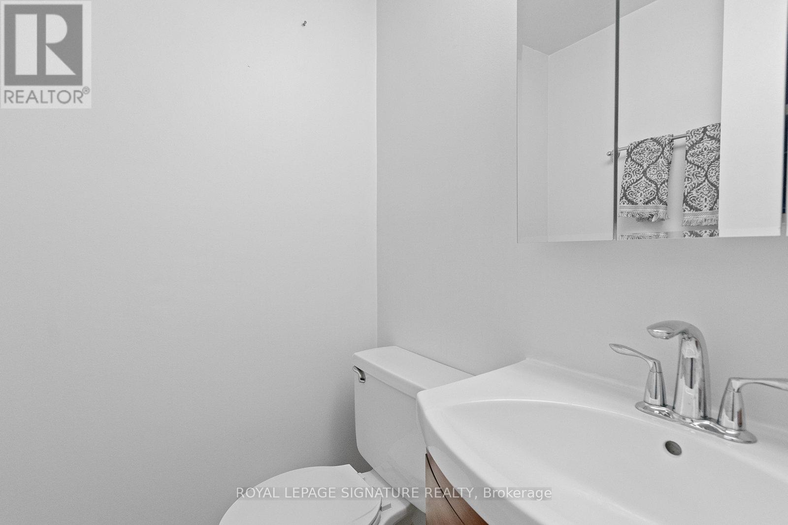 1013 - 633 Bay Street, Toronto, Ontario  M5G 2G4 - Photo 18 - C13733182