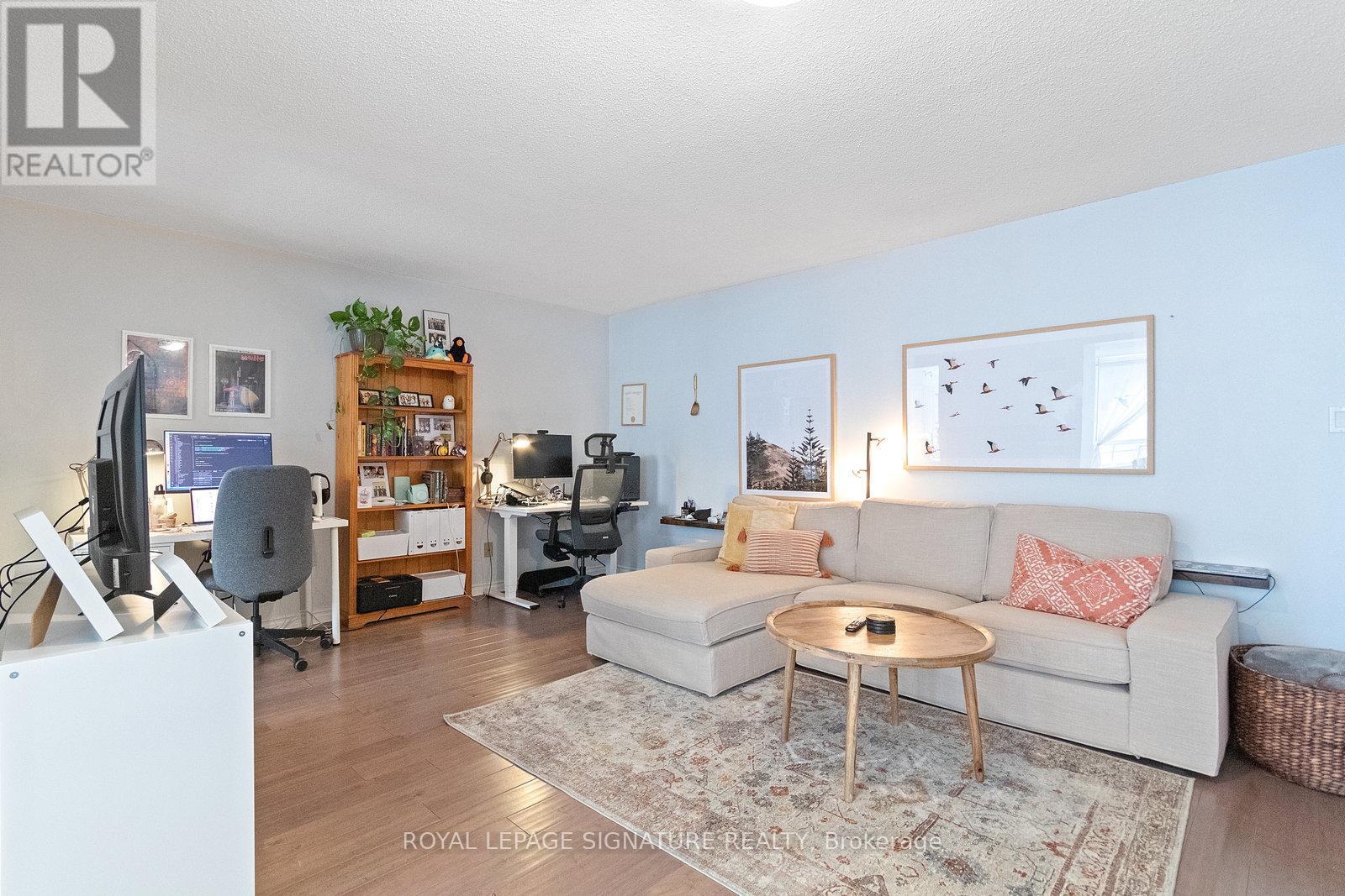 1013 - 633 Bay Street, Toronto, Ontario  M5G 2G4 - Photo 3 - C13733182