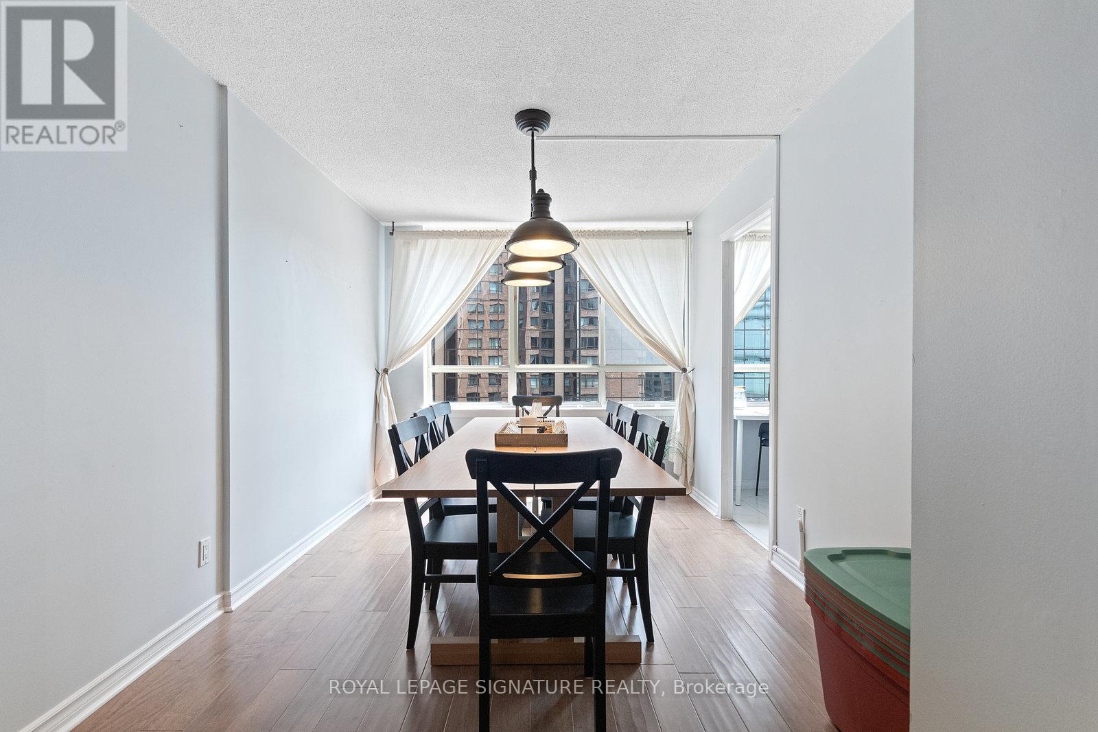 1013 - 633 Bay Street, Toronto, Ontario  M5G 2G4 - Photo 7 - C13733182