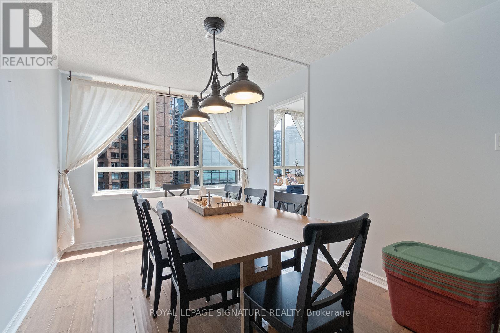 1013 - 633 Bay Street, Toronto, Ontario  M5G 2G4 - Photo 8 - C13733182