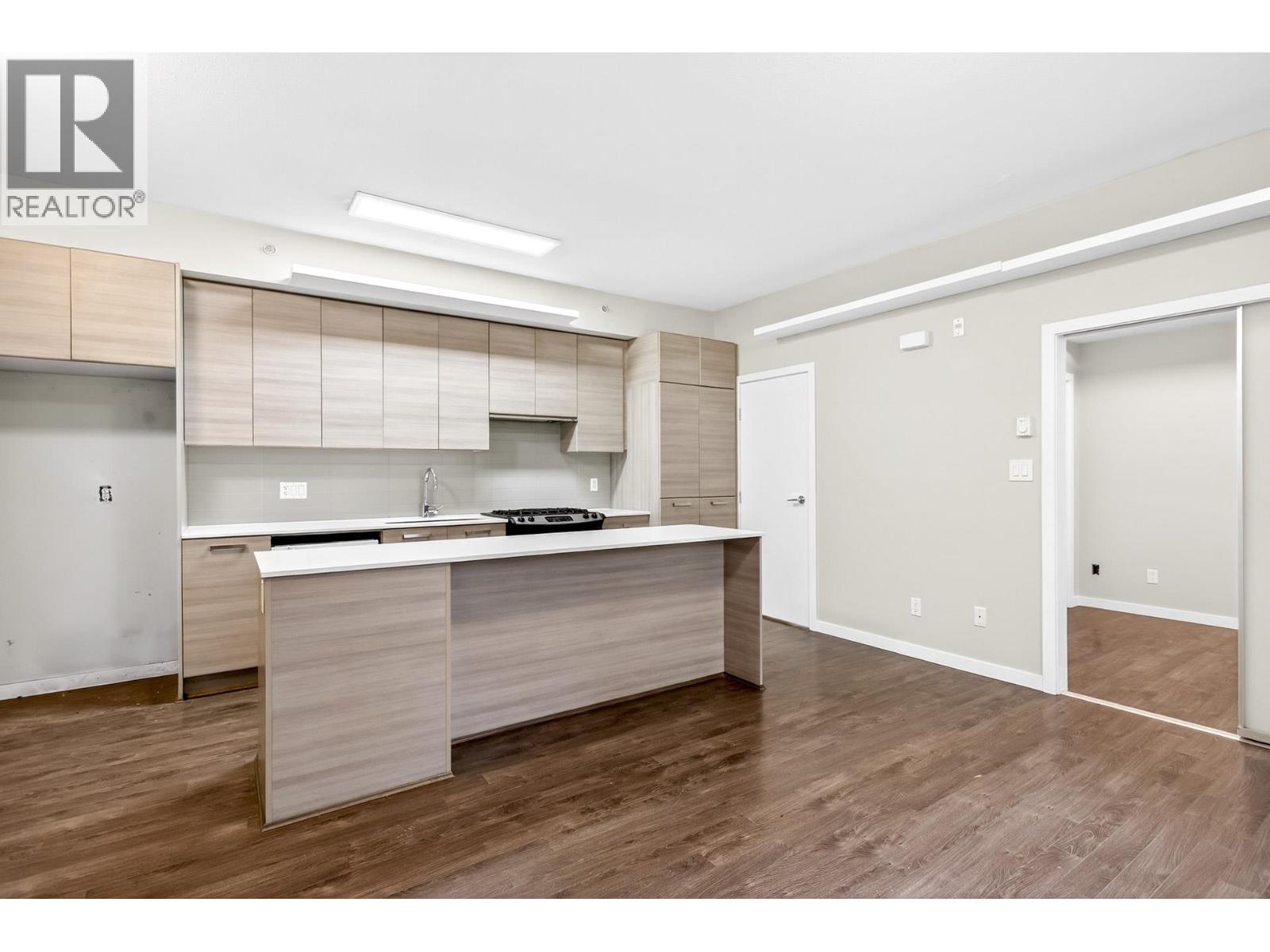 8 6965 Hastings Street, Burnaby, British Columbia  V5B 1S9 - Photo 13 - R3160377