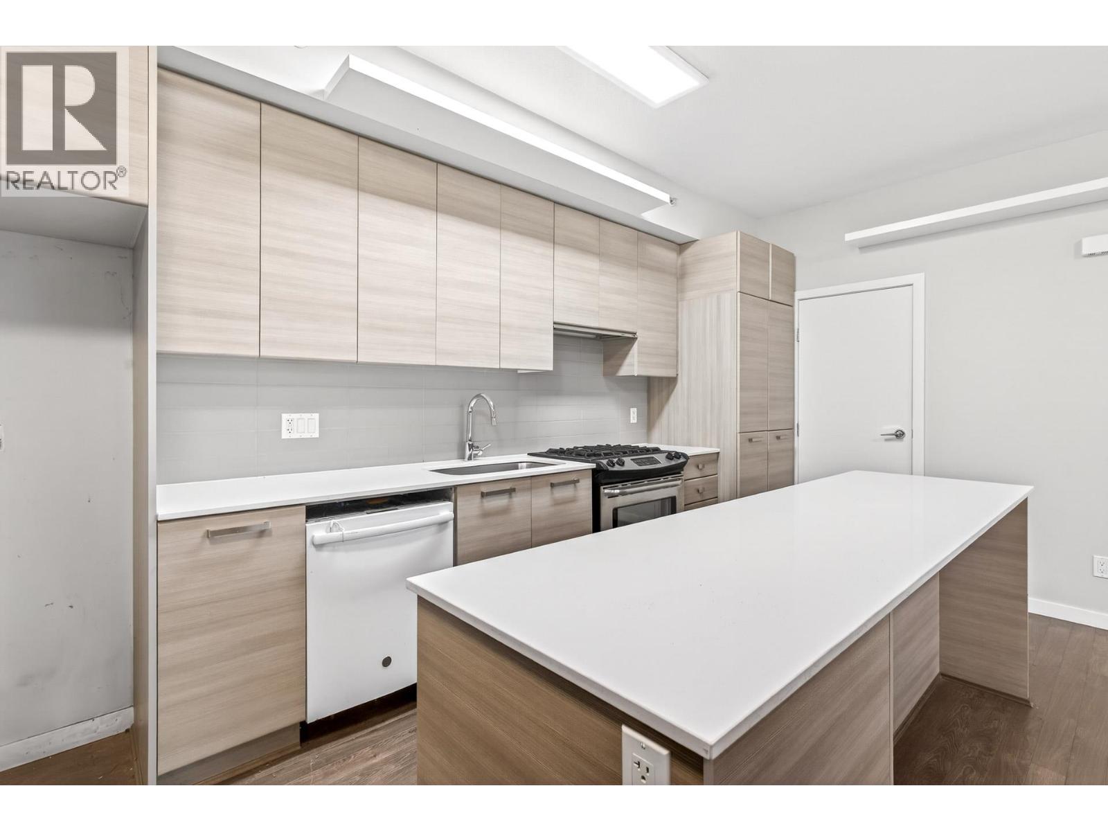 8 6965 Hastings Street, Burnaby, British Columbia  V5B 1S9 - Photo 14 - R3160377