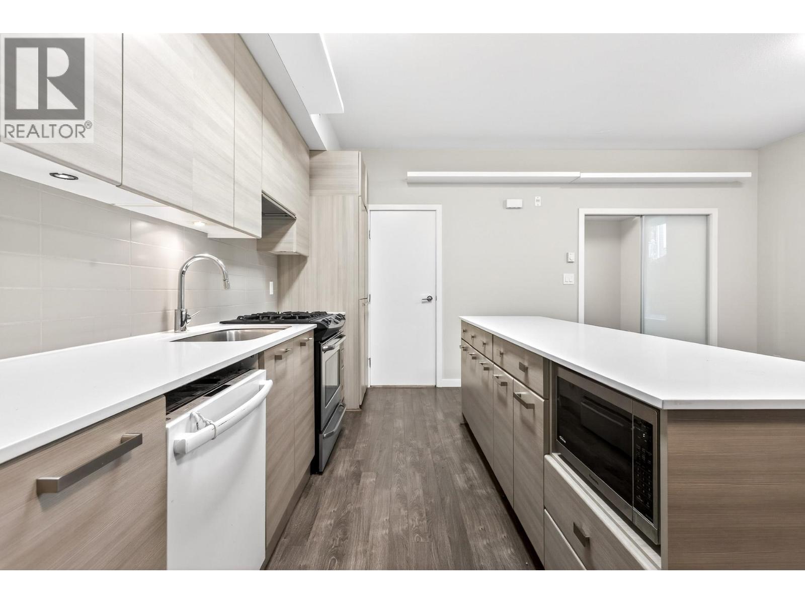 8 6965 Hastings Street, Burnaby, British Columbia  V5B 1S9 - Photo 15 - R3160377
