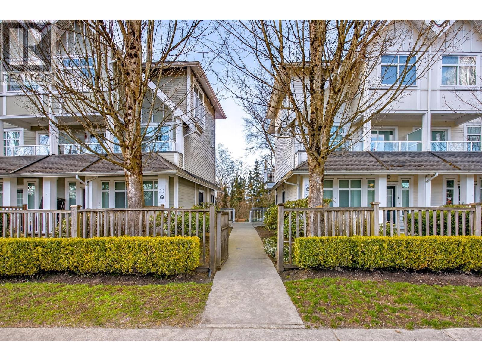 8 6965 Hastings Street, Burnaby, British Columbia  V5B 1S9 - Photo 2 - R3160377