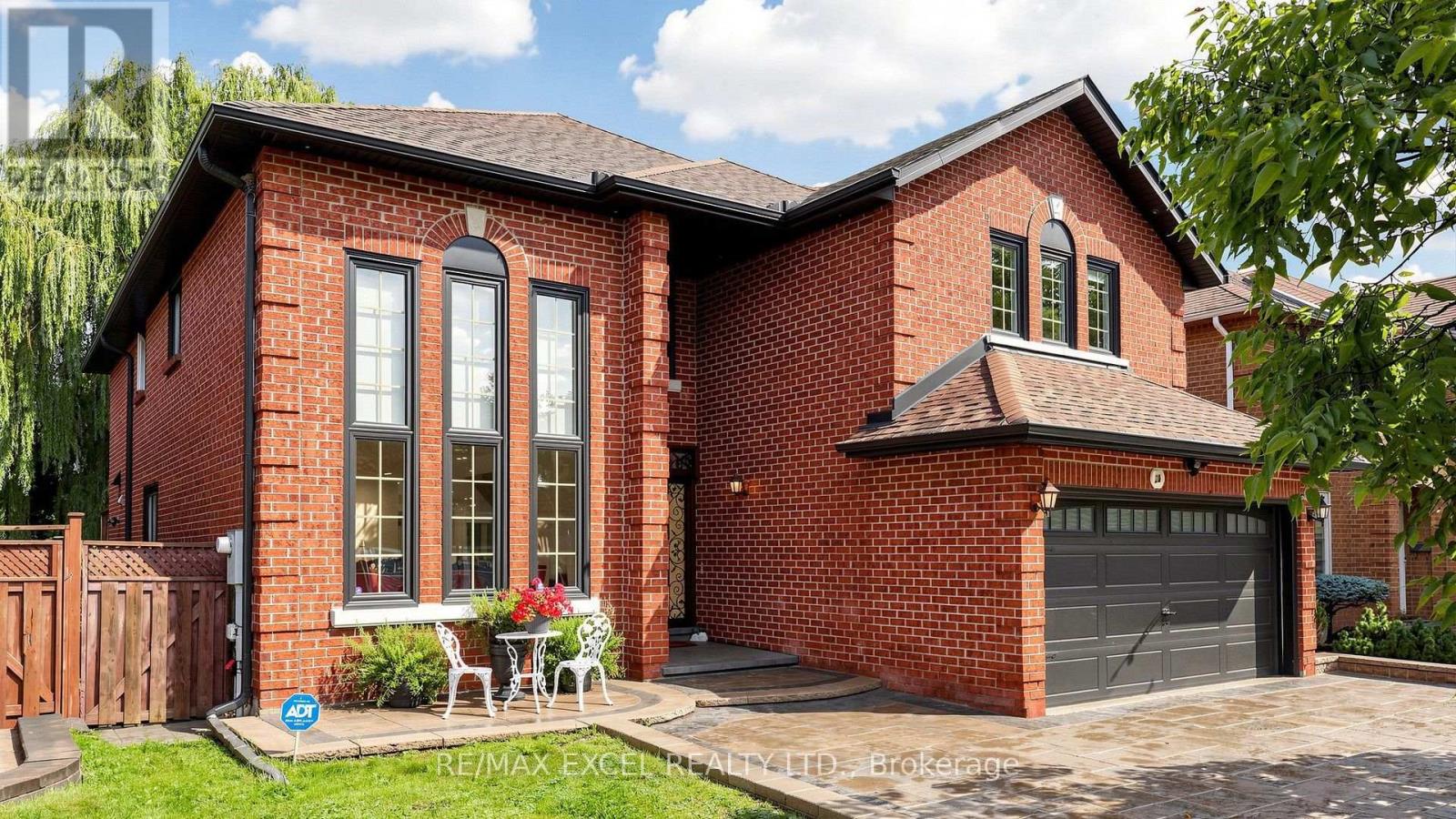 2B TRINITY CRESCENT, Richmond Hill, Ontario