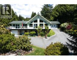 2556 LOWER ROAD, Roberts Creek, British Columbia