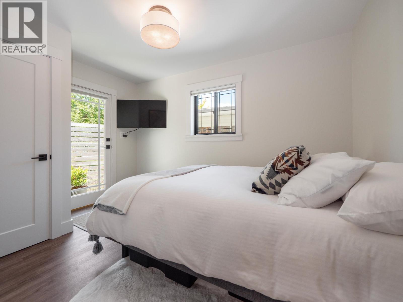 655 Dougall Road, Gibsons, British Columbia  V0N 1V8 - Photo 18 - R3160412