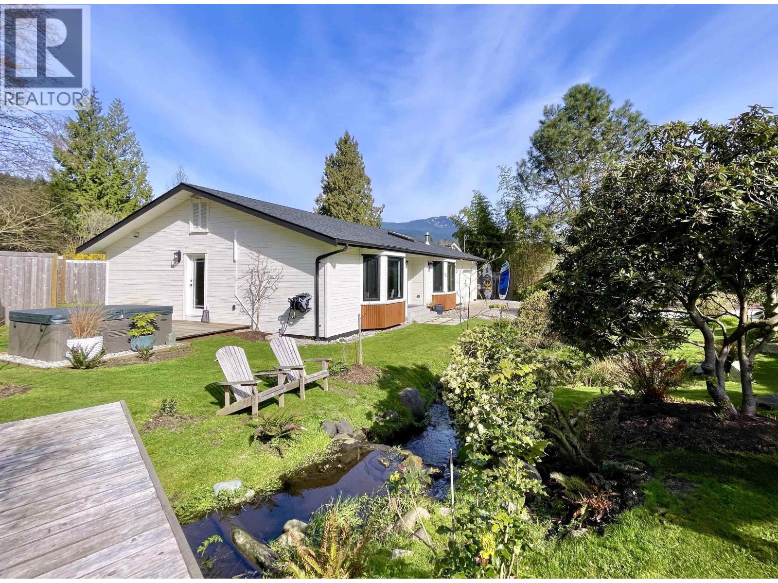 655 Dougall Road, Gibsons, British Columbia  V0N 1V8 - Photo 21 - R3160412