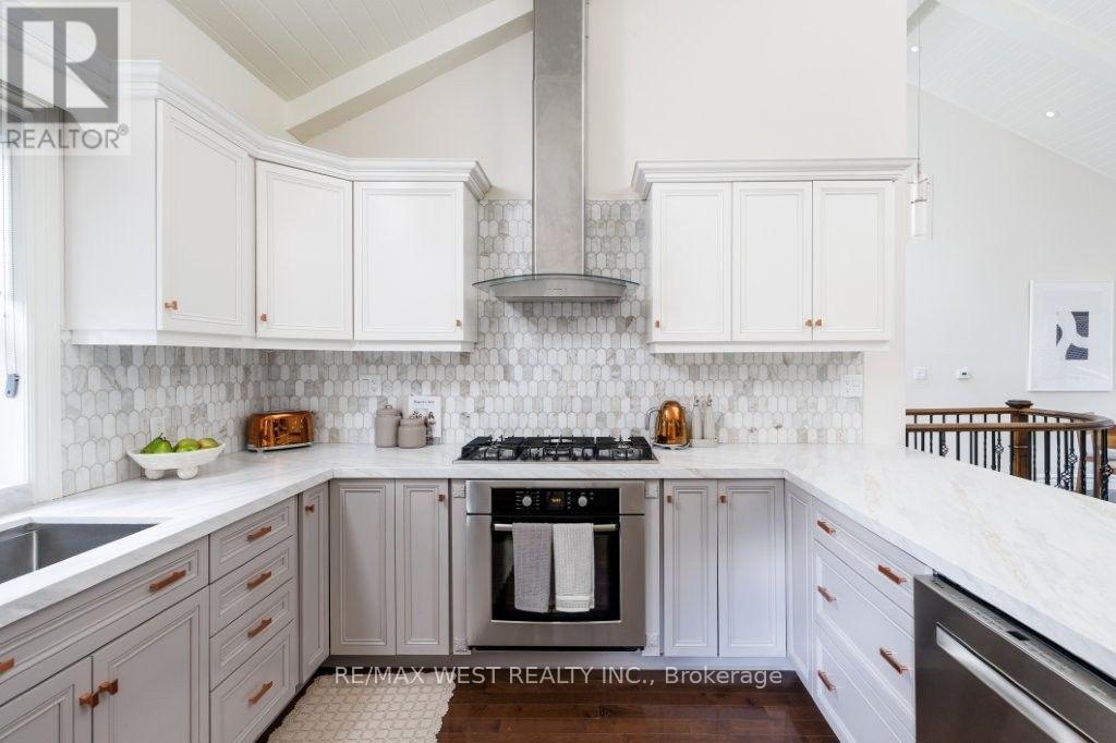 4653 Dundas Street W, Toronto, Ontario  M9A 1A4 - Photo 10 - W13733164