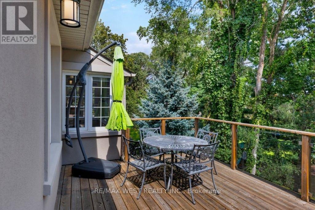 4653 Dundas Street W, Toronto, Ontario  M9A 1A4 - Photo 14 - W13733164