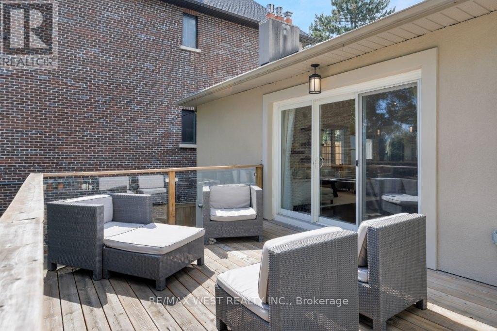 4653 Dundas Street W, Toronto, Ontario  M9A 1A4 - Photo 15 - W13733164