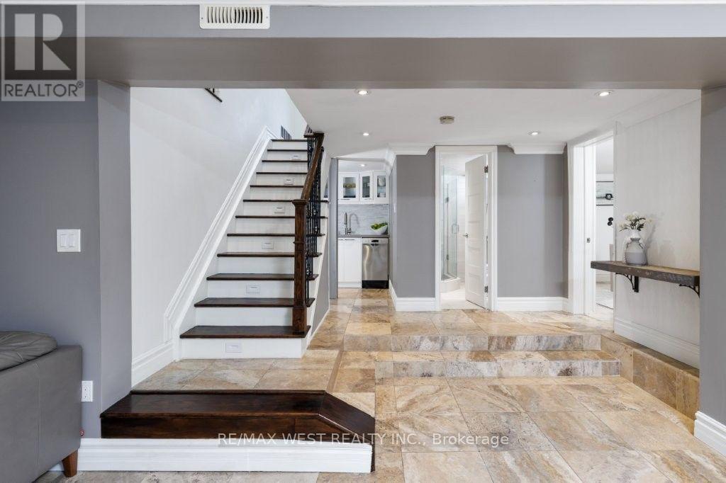 4653 Dundas Street W, Toronto, Ontario  M9A 1A4 - Photo 22 - W13733164