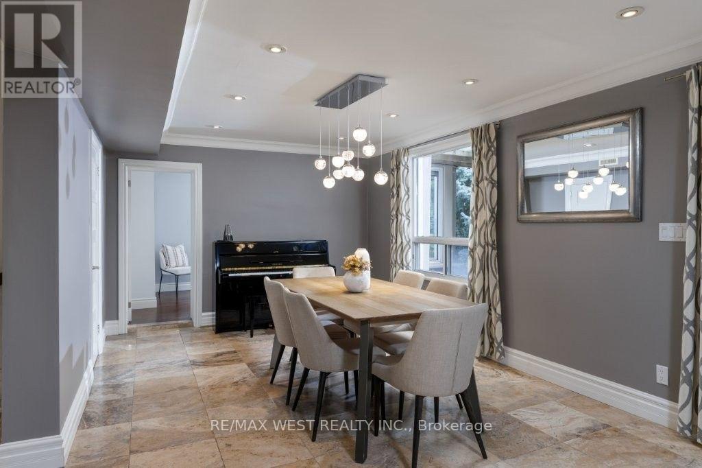 4653 Dundas Street W, Toronto, Ontario  M9A 1A4 - Photo 30 - W13733164