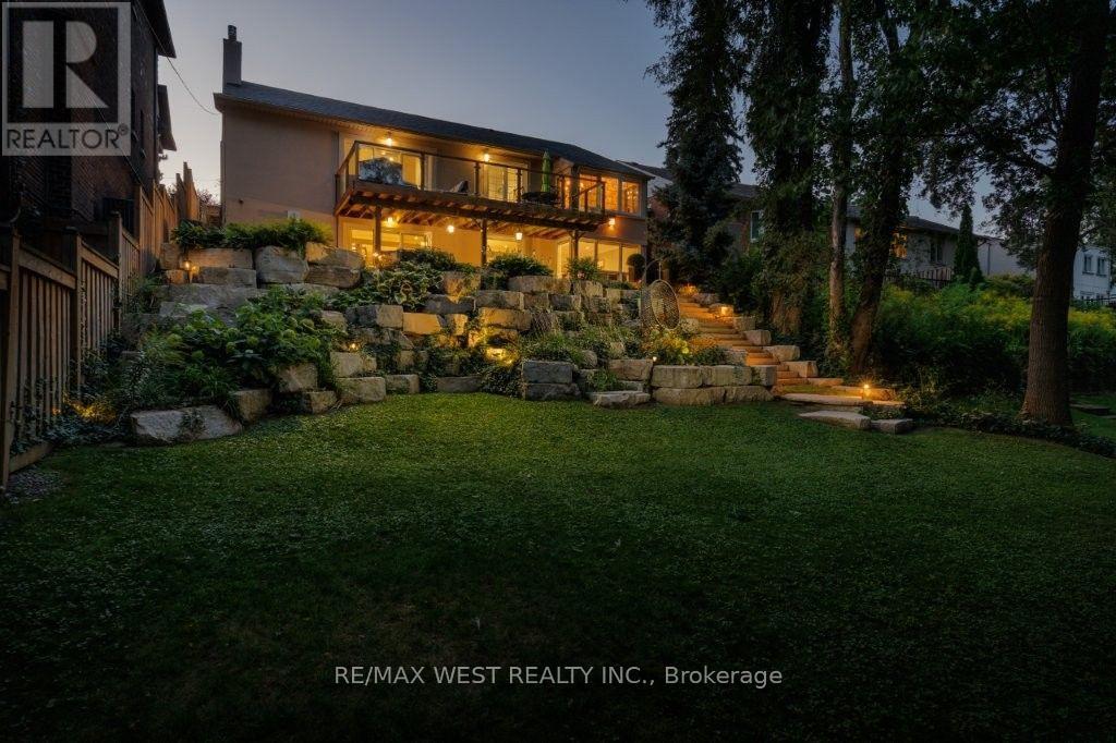 4653 Dundas Street W, Toronto, Ontario  M9A 1A4 - Photo 35 - W13733164