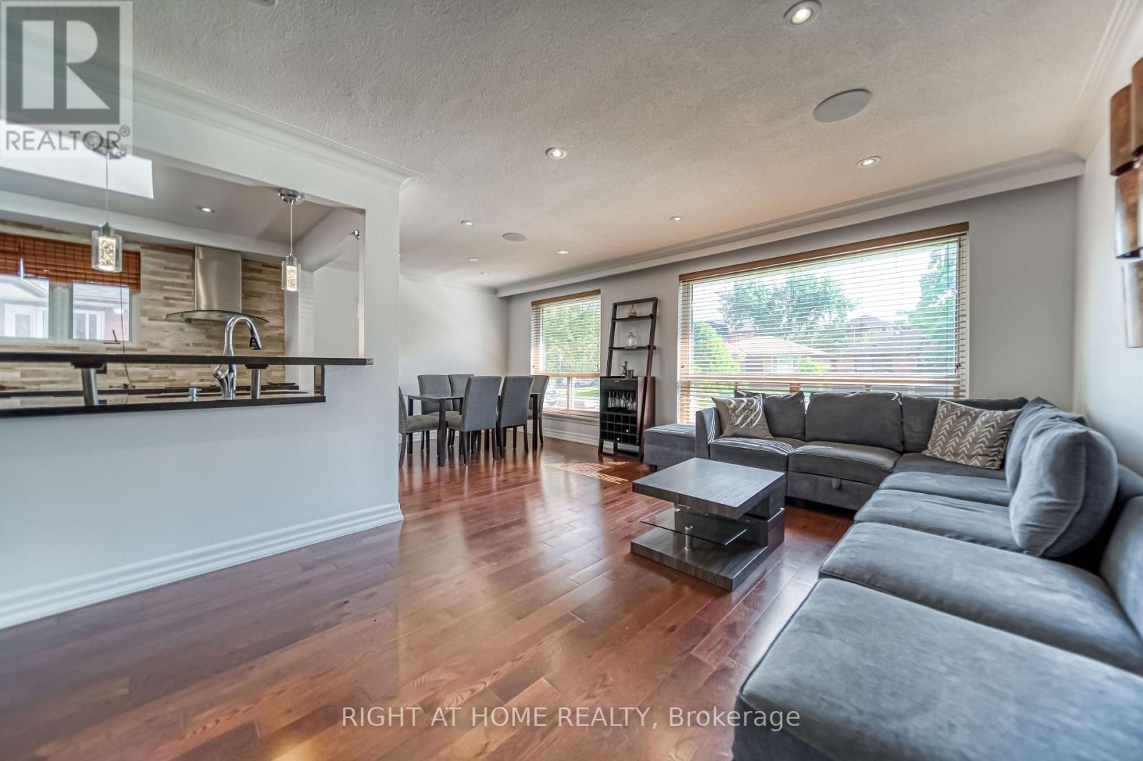 76 Wishing Well Drive, Toronto, Ontario  M1T 1J3 - Photo 8 - E13732812