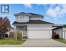 141 Saratoga Close NE, Calgary, Alberta
