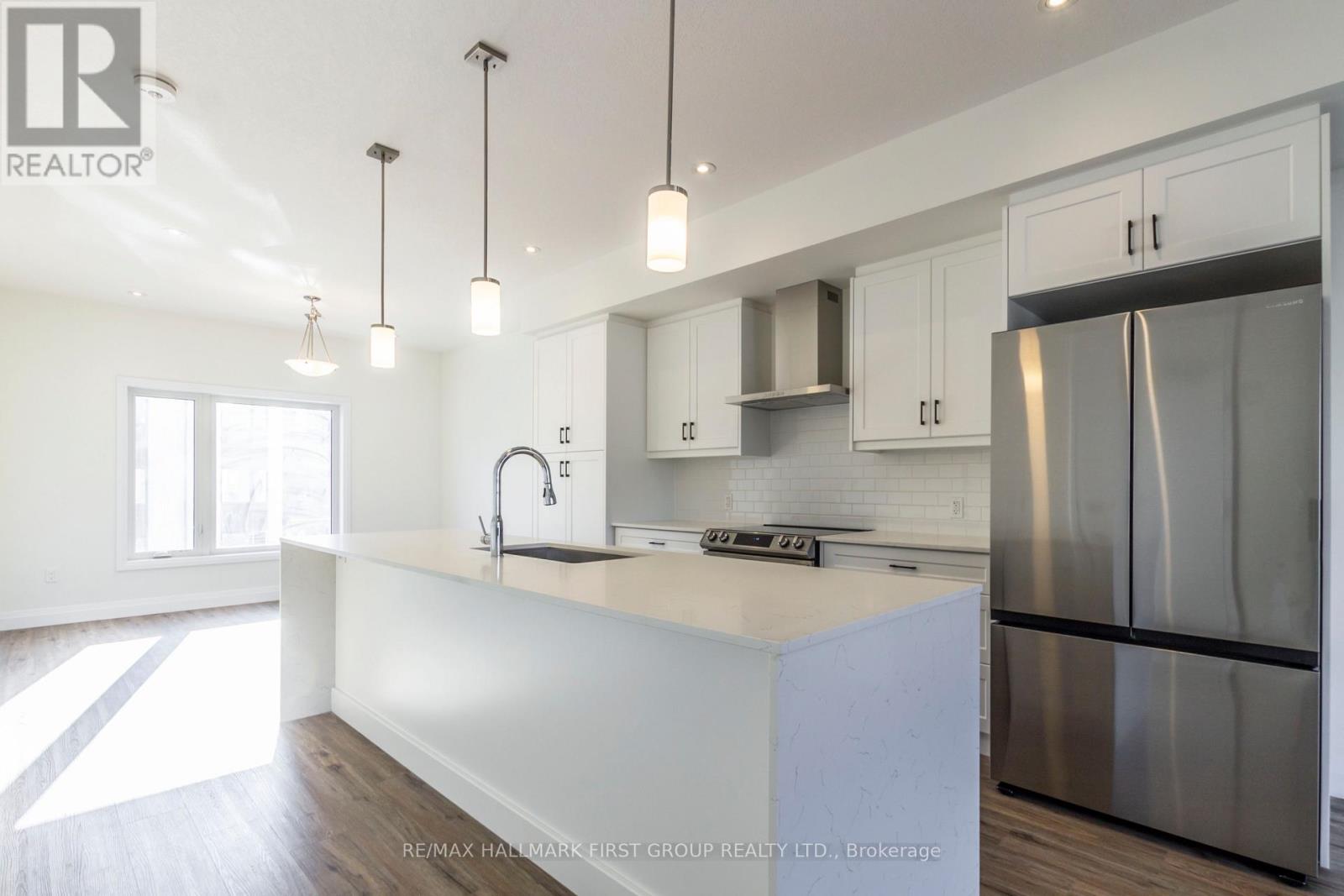 12 Lily Lane, Guelph, Ontario  N1L 0R2 - Photo 5 - X13732398