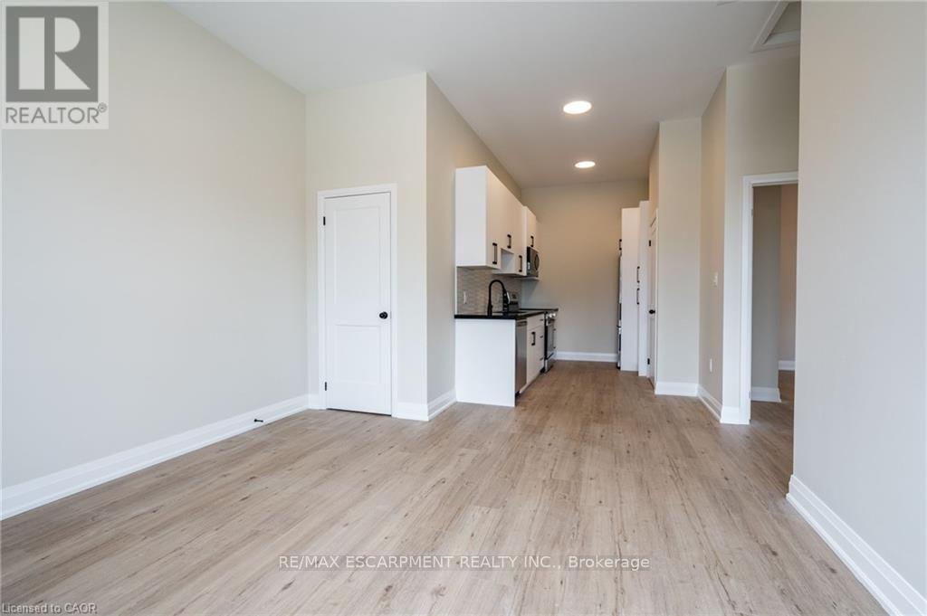 A - 728 Eleventh Avenue, Hamilton, Ontario  L8T 2K8 - Photo 4 - X13733064