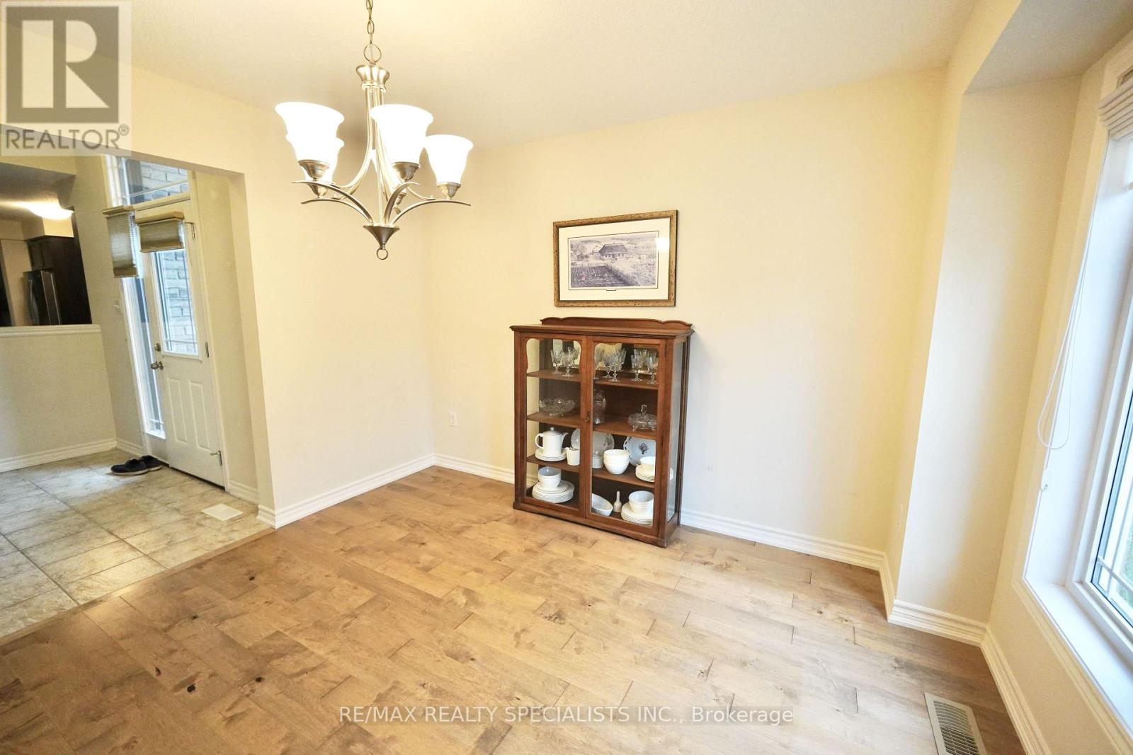 92 Aberdeen Street, Centre Wellington, Ontario  N1M 0B8 - Photo 4 - X13733108