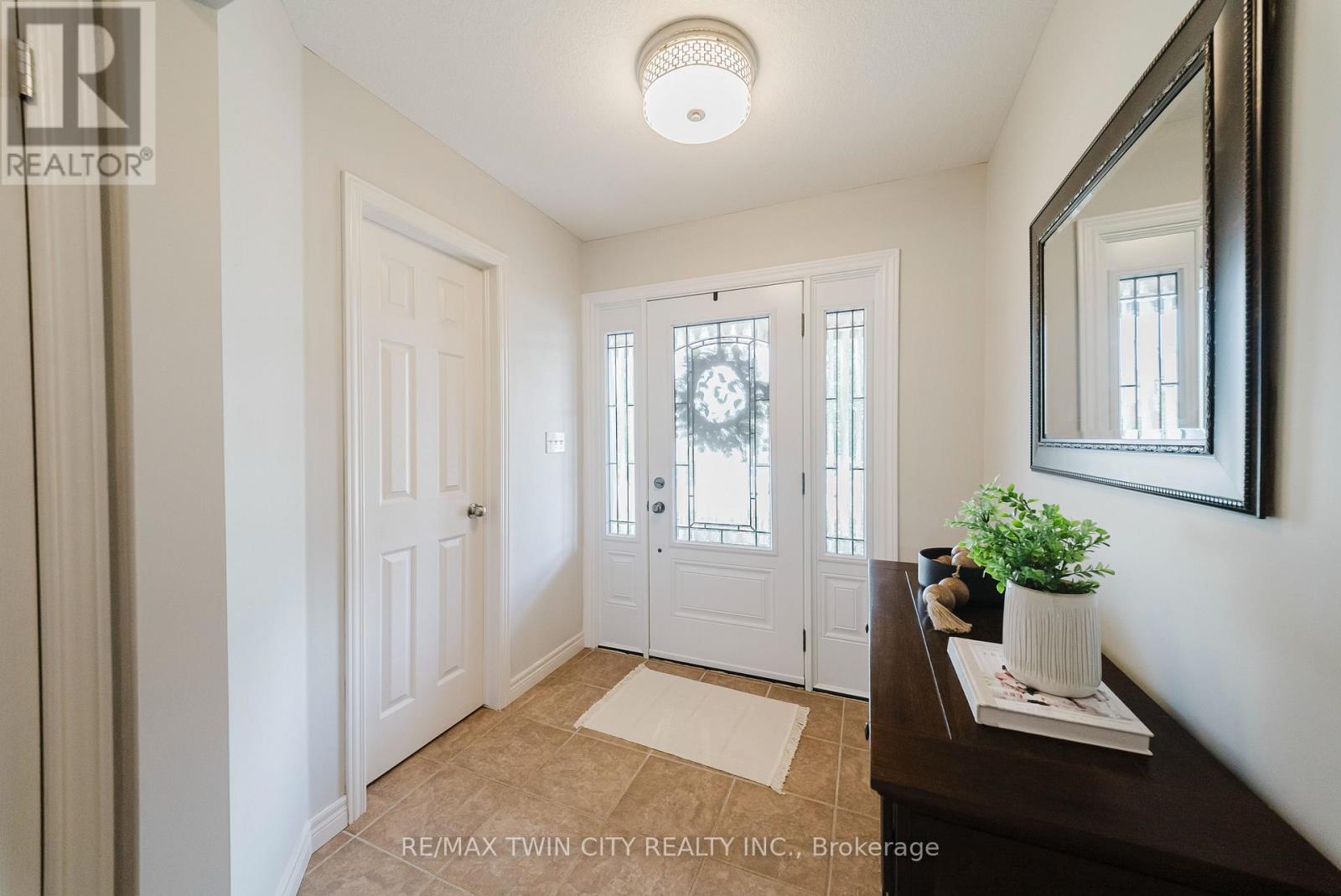 64 Brenneman Drive, Wilmot, Ontario  N3A 4M9 - Photo 6 - X13733128