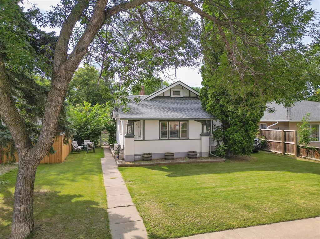 336 12th Street, Brandon, Manitoba  R7A 4M2 - Photo 0 - 202621936