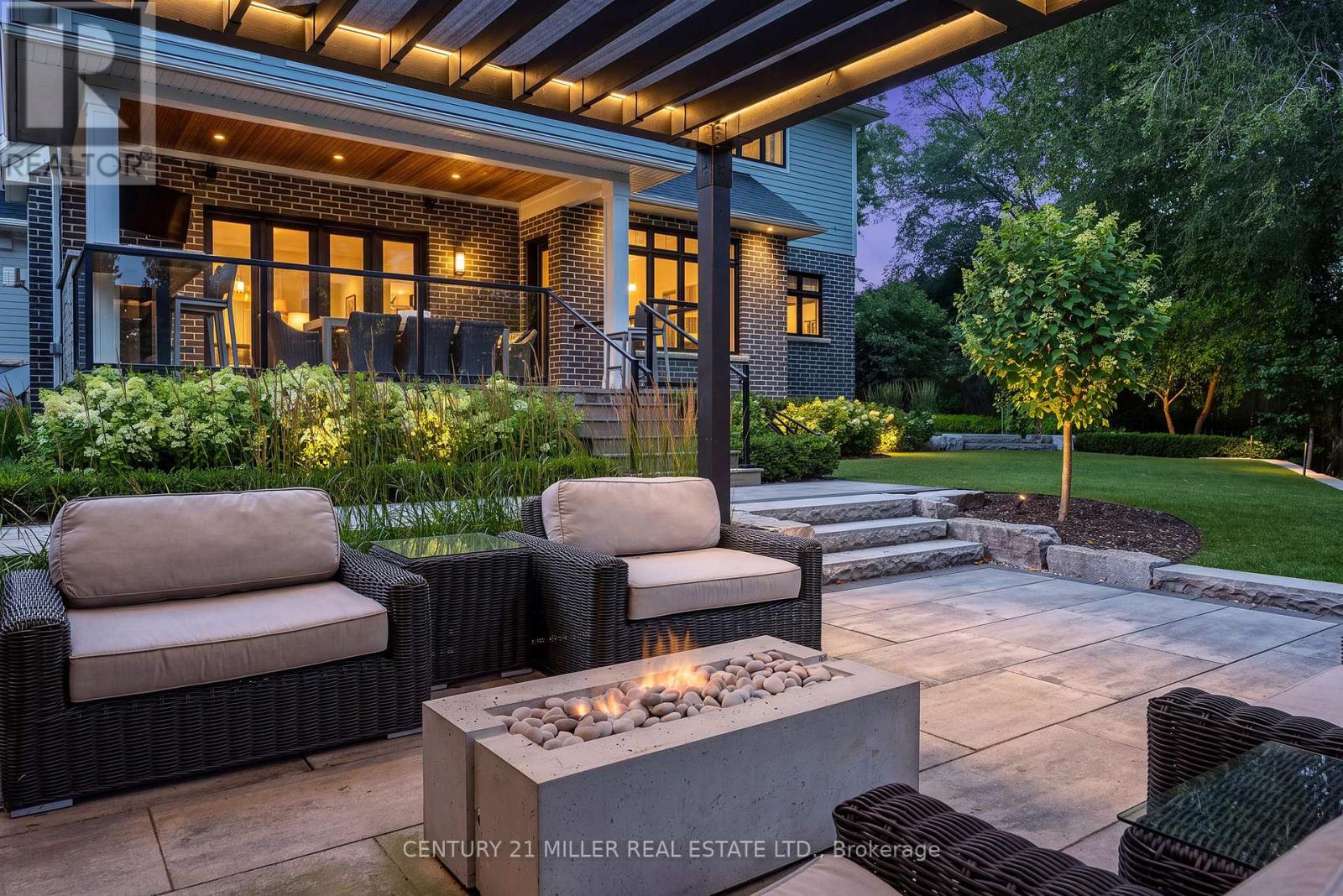 2458 Meadowood Crescent, Oakville, Ontario  L6L 1V6 - Photo 39 - W13593236