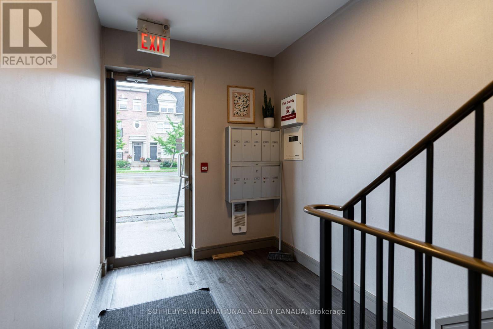 301 - 3069 Lakeshore Boulevard, Toronto, Ontario  M8V 1K6 - Photo 4 - W13657268