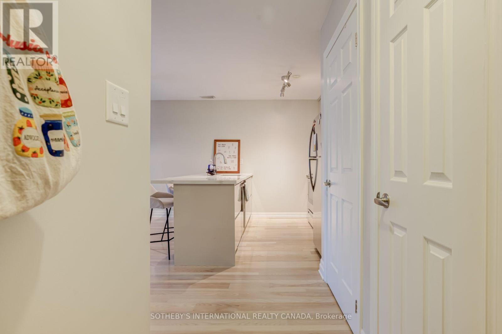 301 - 3069 Lakeshore Boulevard, Toronto, Ontario  M8V 1K6 - Photo 8 - W13657268