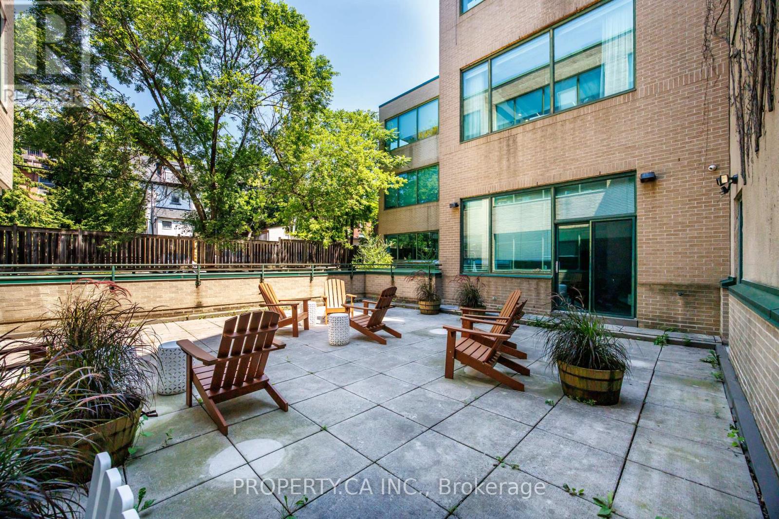 300 - 160 Pears Avenue, Toronto, Ontario  M5R 2K7 - Photo 8 - C13569488