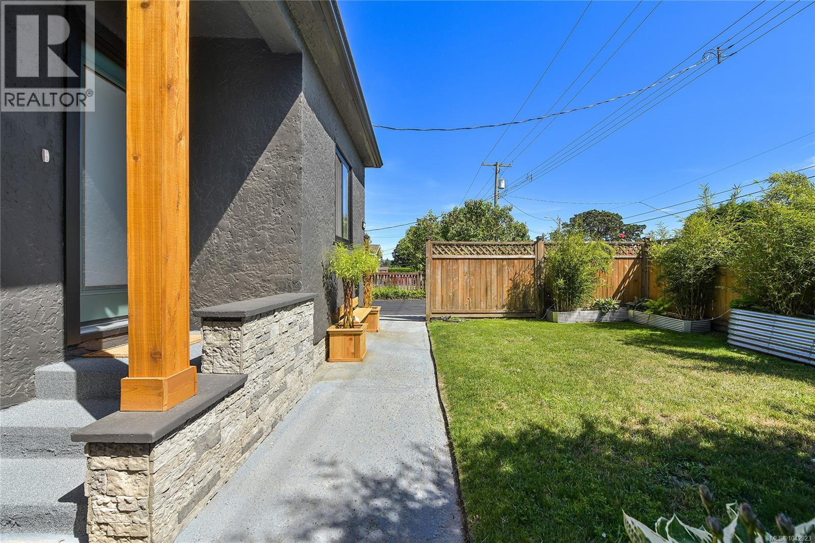 1246 Roy Rd, Saanich, British Columbia  V8Z 2X7 - Photo 8 - 1042923
