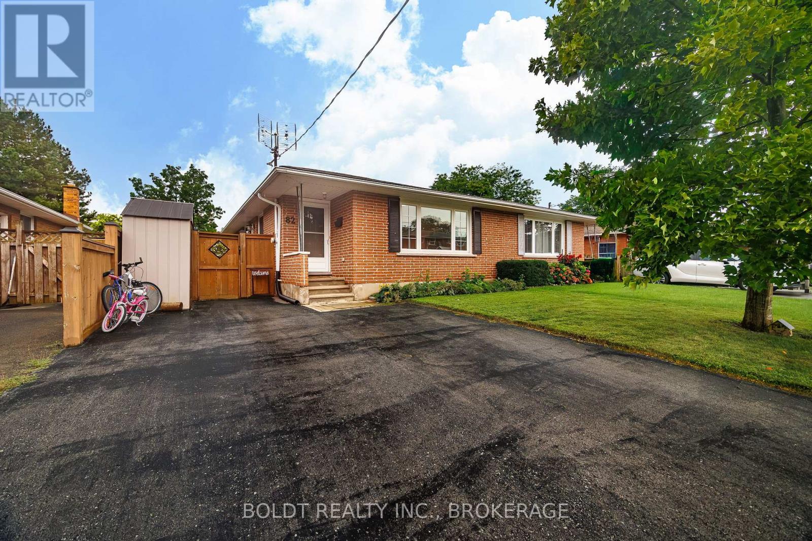 82 Wildwood Road, St. Catharines, Ontario  L2M 1C8 - Photo 1 - X13733202